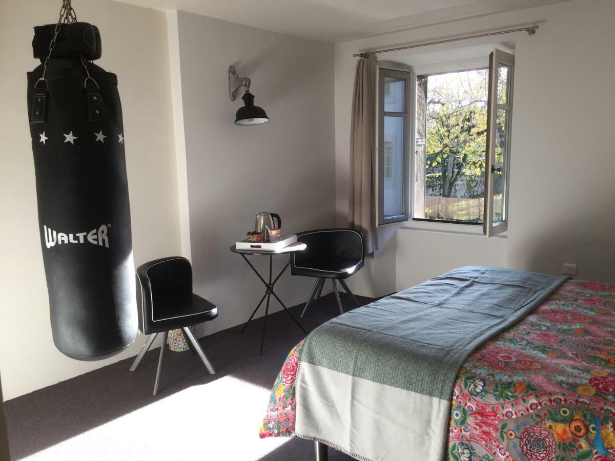 Bed and Breakfast Maison Rouge Cacahuete Nernier Exterior foto