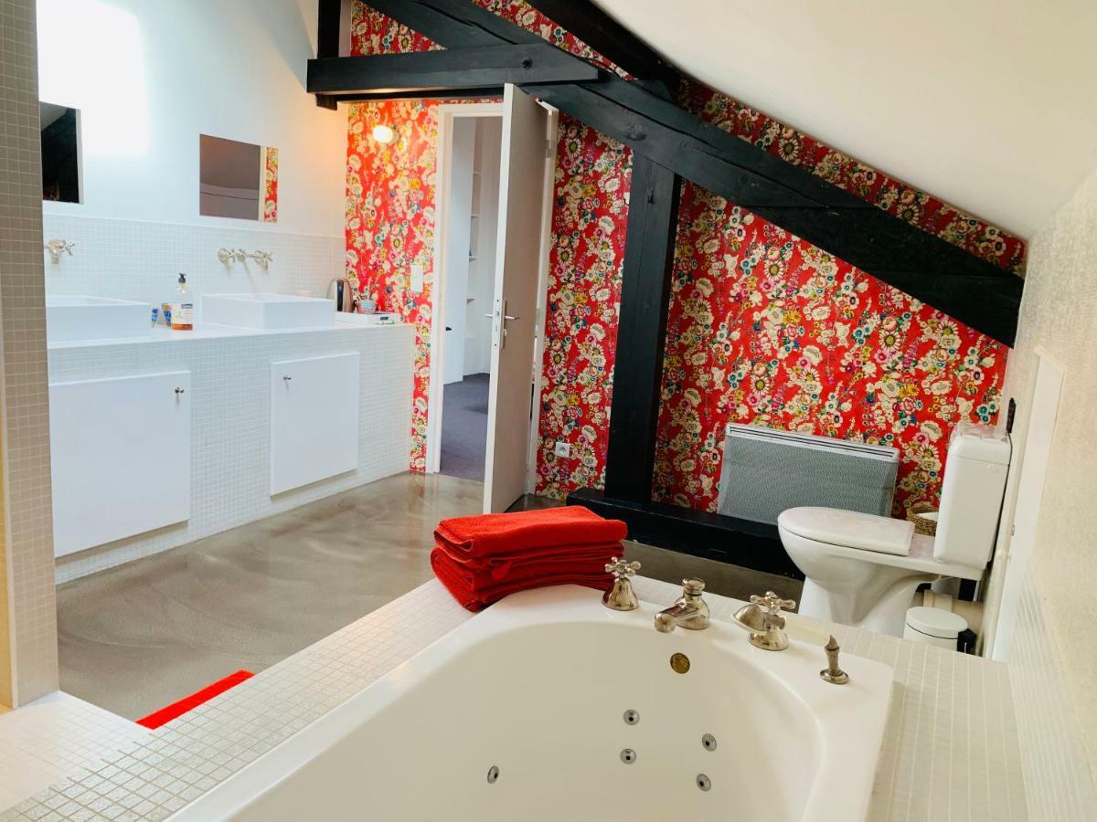 Bed and Breakfast Maison Rouge Cacahuete Nernier Exterior foto